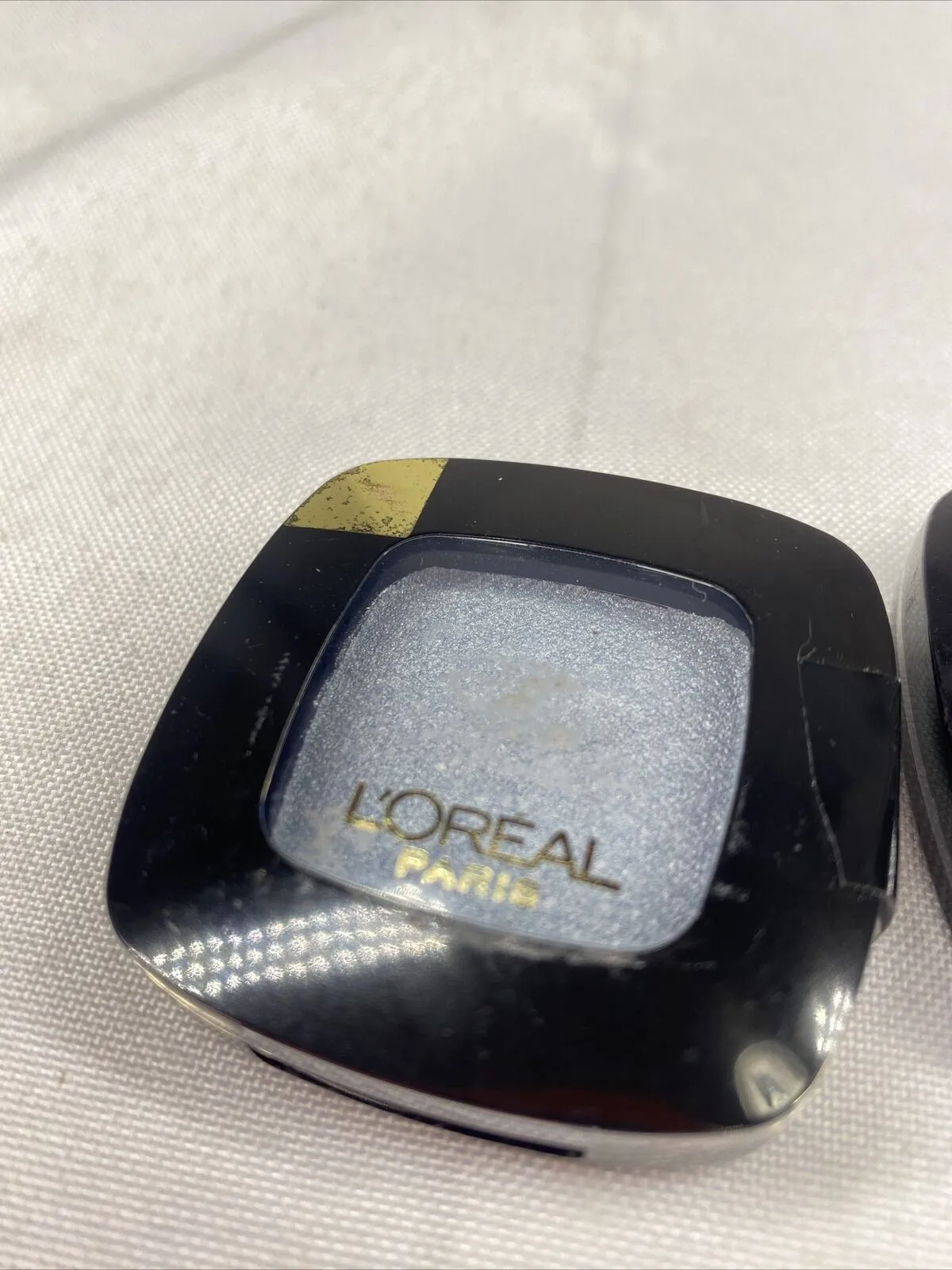 (2) L'Oreal 205/210 Colour Riche Eyeshadow Petite Perle Pearl Argentic Blue