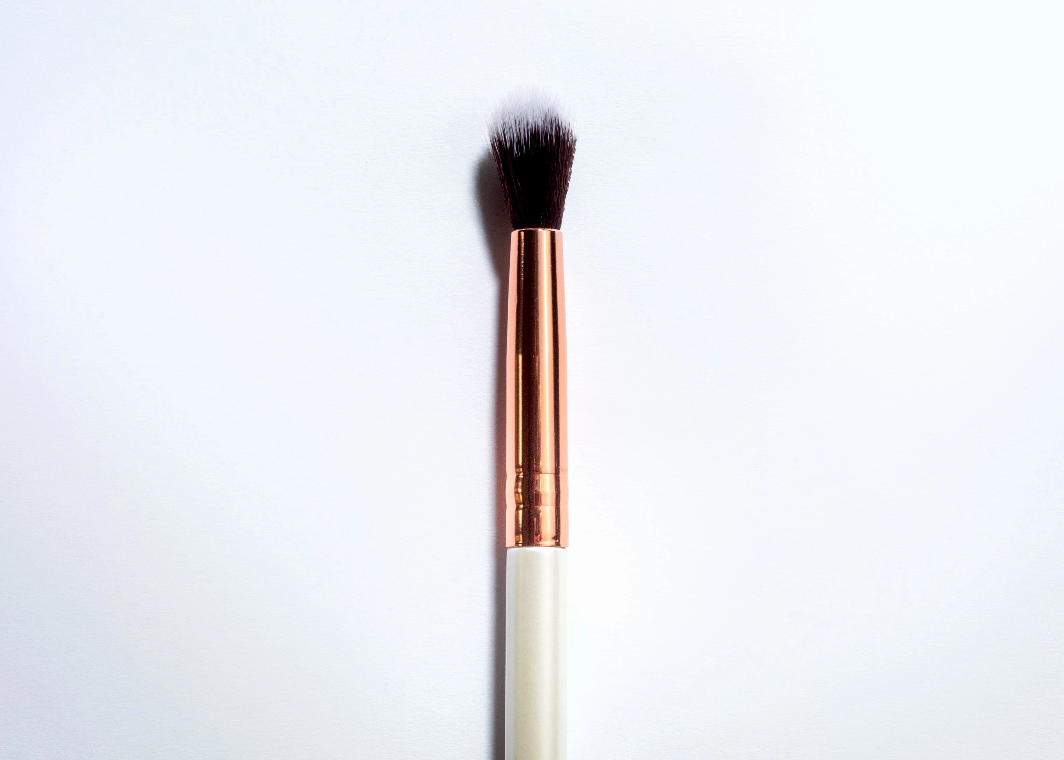 Pearl Small Highlighter Brush