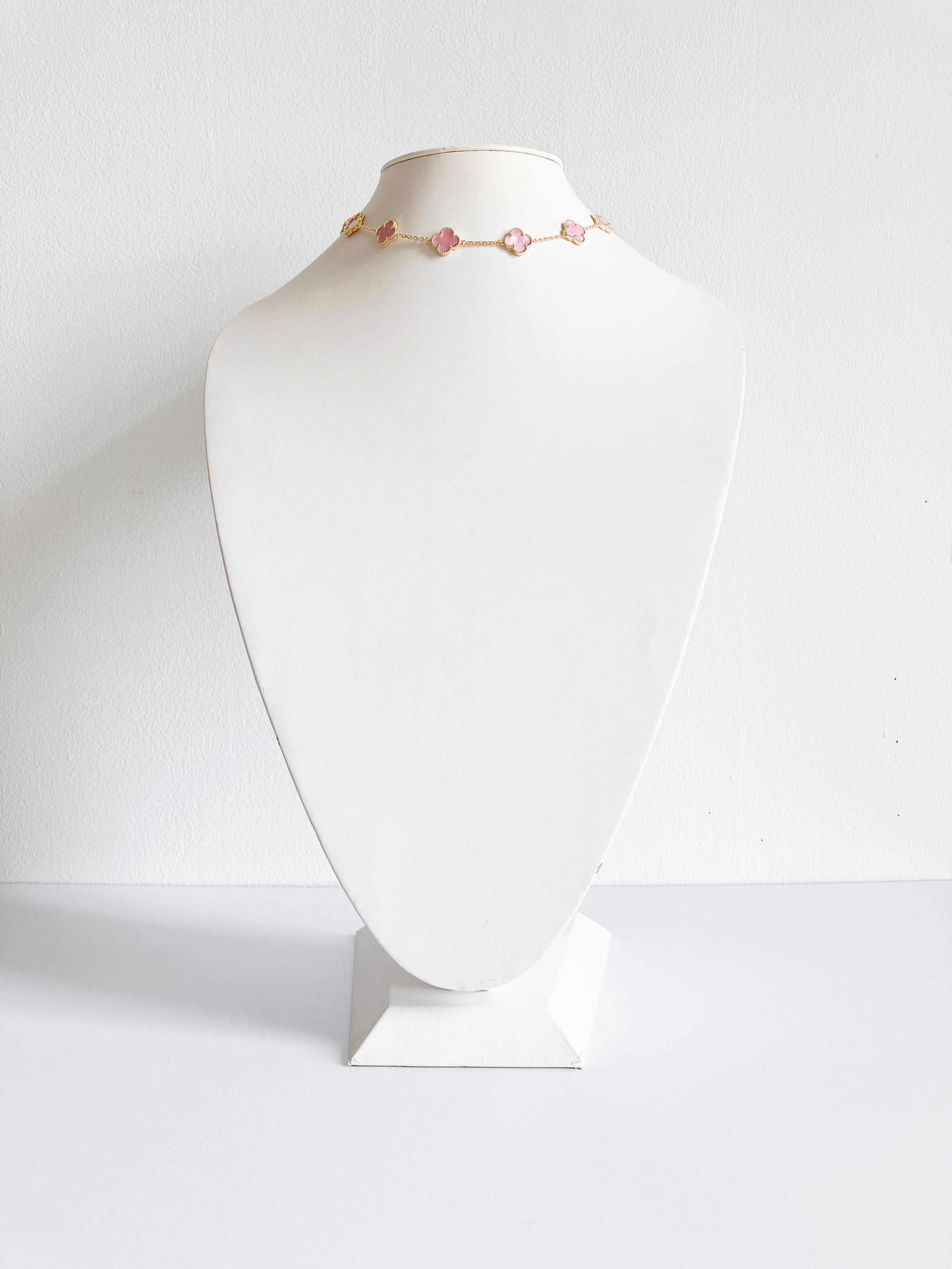 Pink Mother of Pearl Quatrefoil Choker in Gold